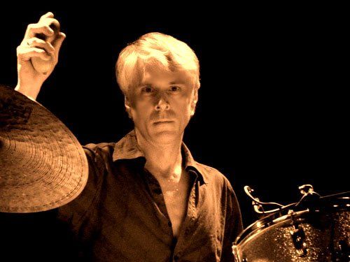 ﻿Помер барабанник гуртів R.E.M. і King Crimson Білл Ріфлін
