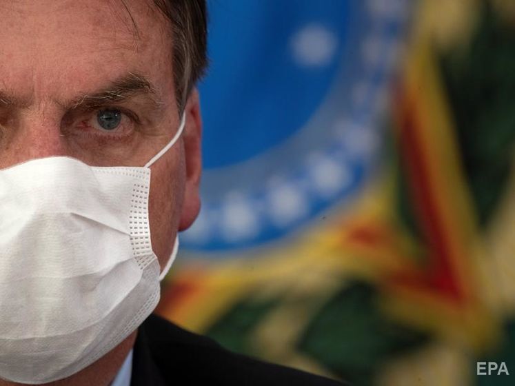 "Это всего лишь грипп". Президент Бразилии потребовал от местных властей отменить карантин из-за коронавируса