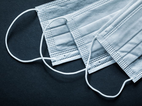 Киевских таможенников подозревают в незаконном экспорте медицинских масок – прокуратура