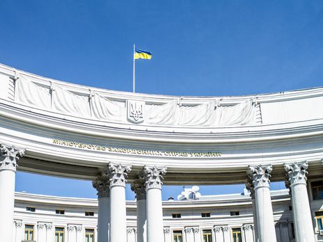 МИД назвал количество лечащихся за границей украинцев