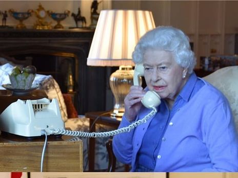 ﻿Букінгемський палац показав, як працює королева Єлизавета II під час самоізоляції