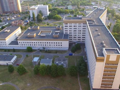 СМИ сообщили, что в Киевской больнице №8 не готовы к приему больных коронавирусом. В КГГА заявили, что это ответственность руководства учреждения