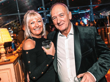 Отец Бекхэма сделал предложение своей избраннице