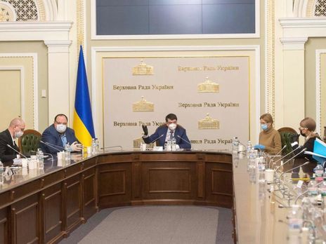 Разумков: Несколько депутатов пошли на обсервацию из-за подозрения на COVID-19