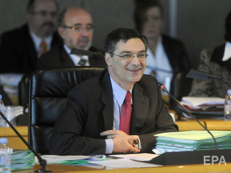 Во Франции от COVID-19 умер бывший министр промышленности