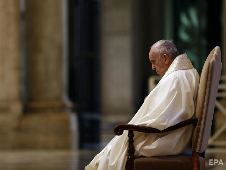 ﻿У Ватикані ще одна людина заразилася коронавірусом. Франциск і його найближче оточення здорові