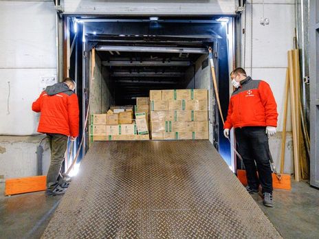 Компанія залучила шість фур, кожна з яких привезла по 20 тонн вантажу 