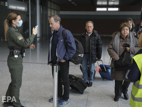 За границей остаются 11 449 украинцев. МИД рекомендует им не покидать страны пребывания