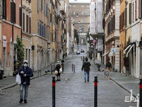 За сутки в Италии от коронавируса умерло более 800 человек 