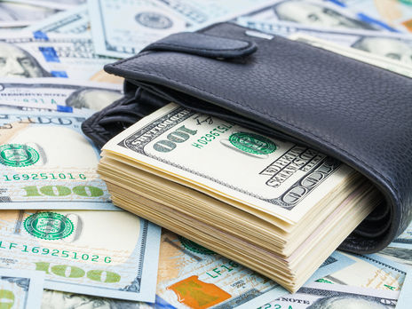 Гривна укрепилась по отношению к доллару и подешевела – к евро