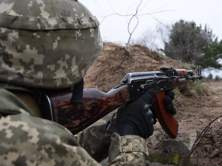 ﻿На Донбасі загинув український військовий, трьох поранено, ще один дістав бойові травми