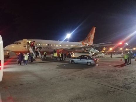 Прибывших с Бали украинцев могут отправить домой на самоизоляцию – СМИ