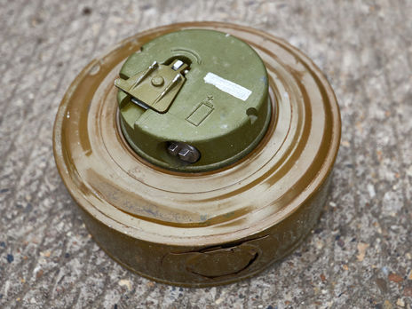 На Донбассе украинский военный подорвался на противопехотной мине – штаб ООС