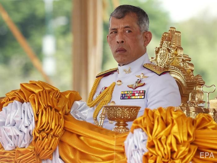 ﻿Король Таїланду самоізолювався в Альпах разом із гаремом і слугами – Bild