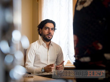 Лерос сообщил, что компромат на Дениса Ермака ему принесли на флешке, источник назвать отказался