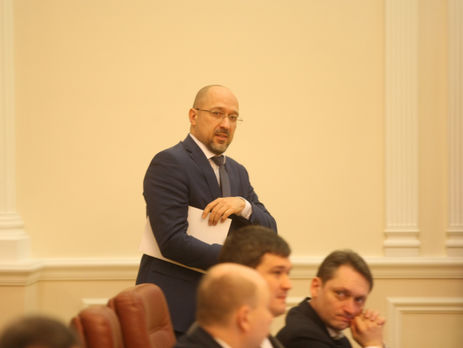 Шмыгаль о карантине: Украина не может себе позволить полгода не работать и сидеть дома