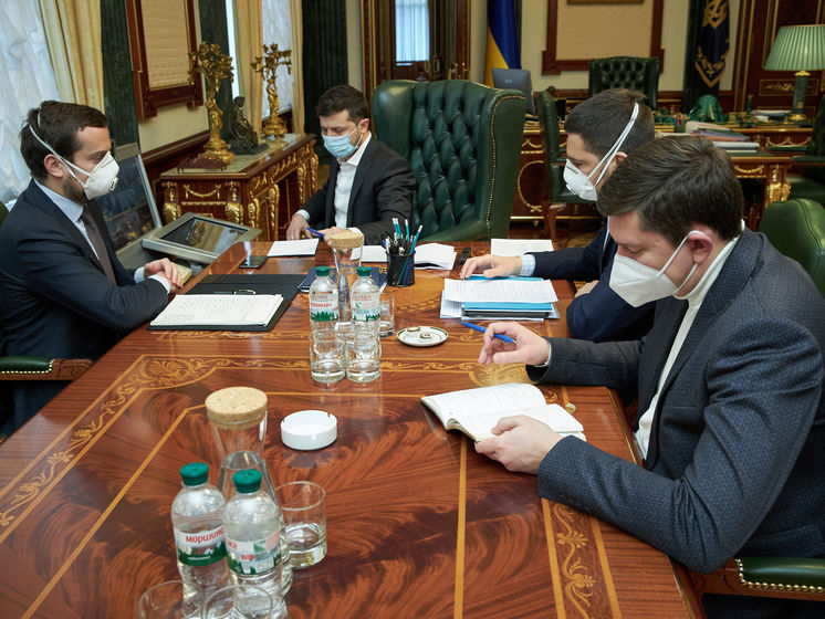﻿Обговорюють варіант запровадження в Україні на Великдень режиму "всі в масках" – Офіс президента