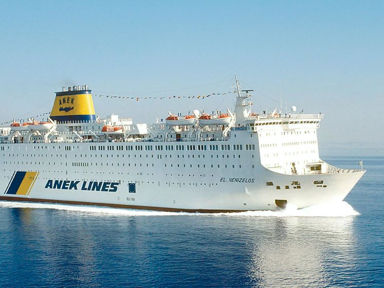 ﻿На борту корабля біля берегів Греції спалах коронавірусу, до складу екіпажу входять українці