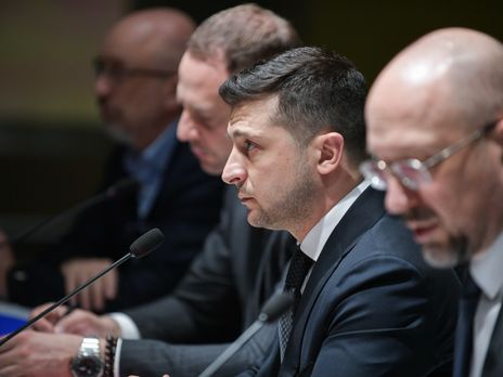 Зеленский обсудил с Эрдоганом поставку в Украину респираторов и защитных костюмов