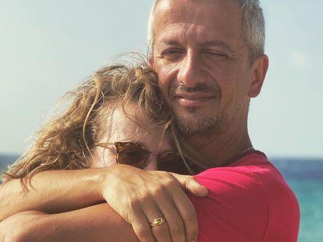 Богомолов поделился пляжным роликом Собчак