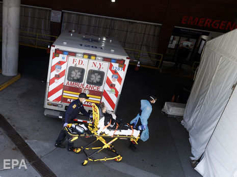 В США от коронавируса за сутки скончалось 1169 человек. Это мировой рекорд смертности