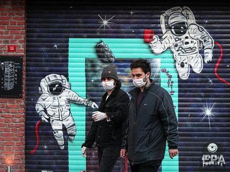 В Турции людям младше 20 лет запретили выходить на улицу