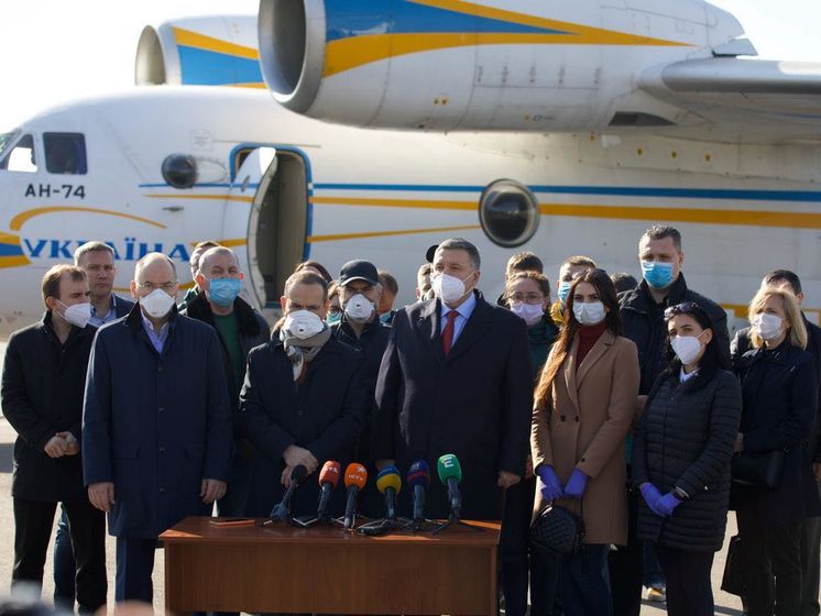 ﻿Боротьба з коронавірусом. В Італію вирушає 20 українських медиків-добровольців