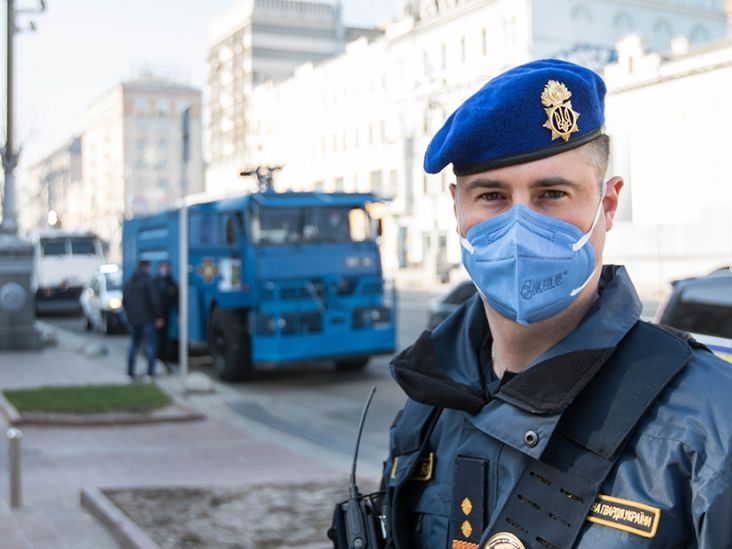 Нацгвардия дезинфицирует Киев. Видео