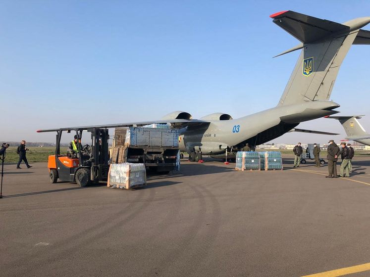 Украина отправила в Италию самолет с гуманитарной помощью