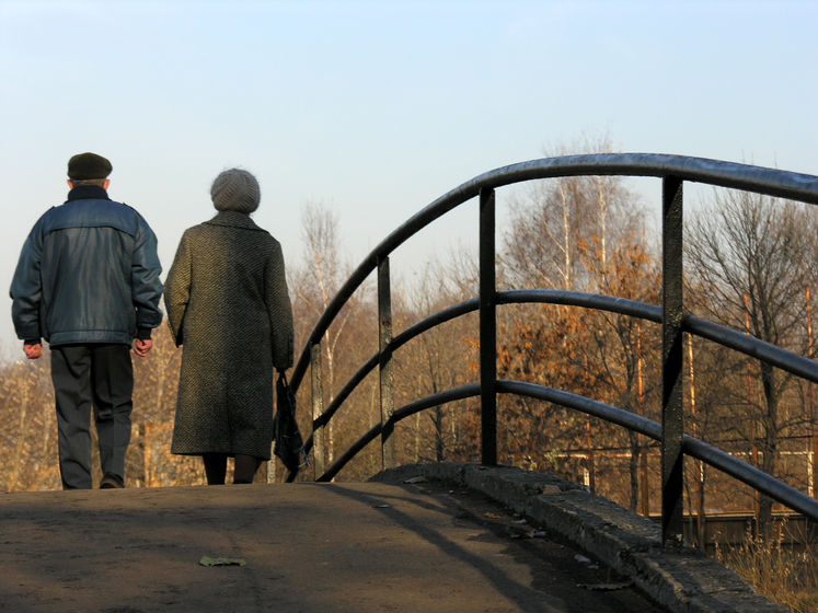 ﻿Українським пенсіонерам віком понад 80 років почали виплачувати компенсації в розмірі 500 грн