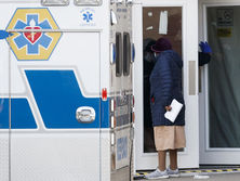 В США – 1922 погибших от коронавируса за день. По числу летальных случаев страна опередила Испанию