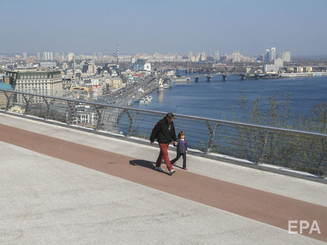 Девять из 10 украинцев считают угрозу коронавируса реальной – опрос