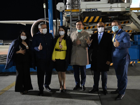 ОАЭ прислали в Украину 11 тонн гумпомощи для борьбы с COVID-19