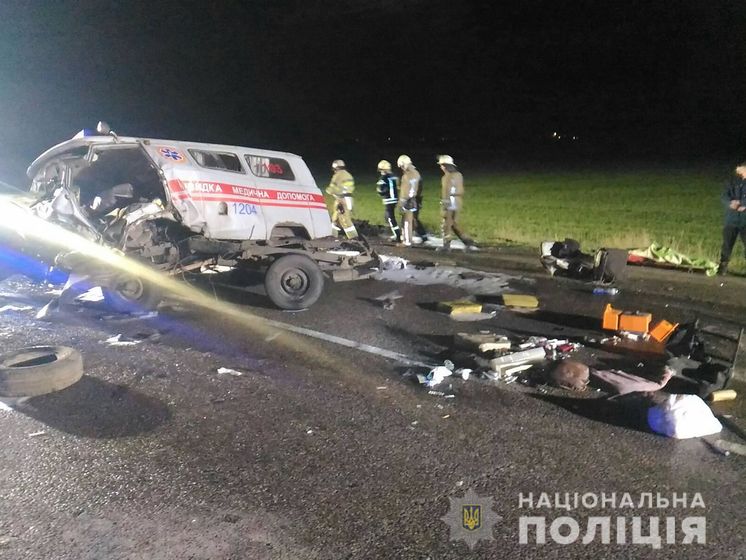В Харькове "скорая" столкнулась с легковым автомобилем, трое погибших