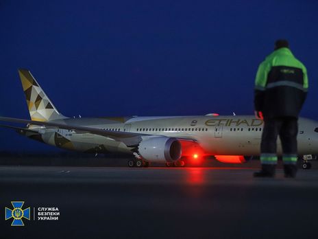 ﻿З ОАЕ на батьківщину чартером повернулося 113 українців