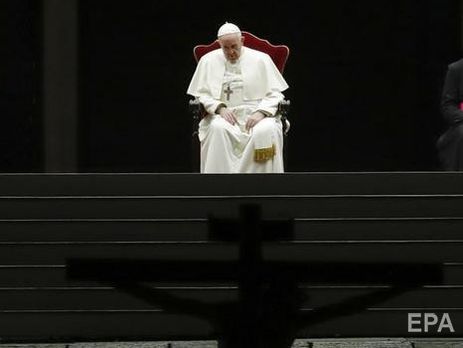 ﻿Папа римський провів літургію у Страсну п'ятницю без паломників. Фоторепортаж