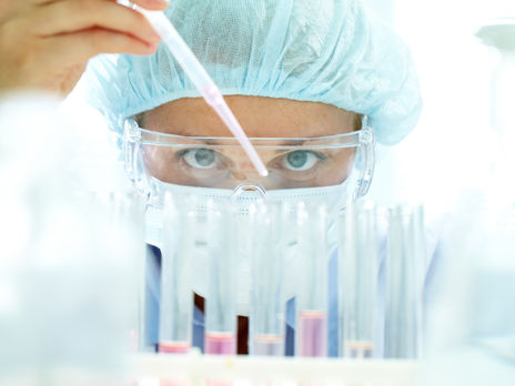 В мире разрабатывают 70 вакцин против коронавируса, три из них уже тестируют на людях