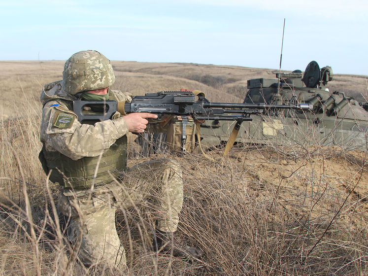 ﻿На Донбасі двоє українських військових дістали поранення – штаб ООС