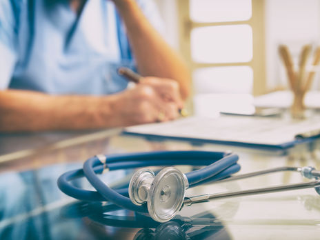 COVID-19 в Украине заболели 684 медика, семеро из них скончались 