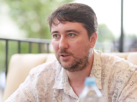 Экономист Гаврилечко заявил, что информация об официантке, которая якобы стала помощницей Шмыгаля – специально вброшенный фейк