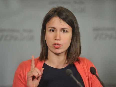 10 квітня ДБР оголосило Чорновол про підозру в керівництві підпалом офісу Партії регіонів у лютому 2014 року