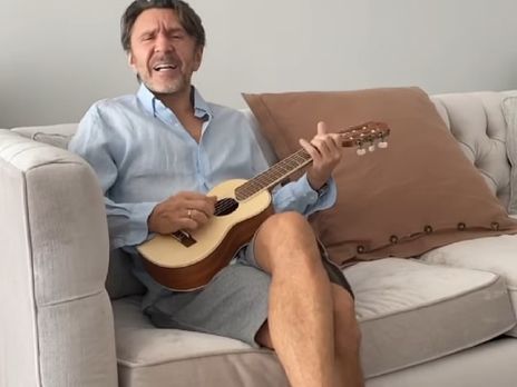 Шнуров назвал шуткой свое заявление о заражении коронавирусом