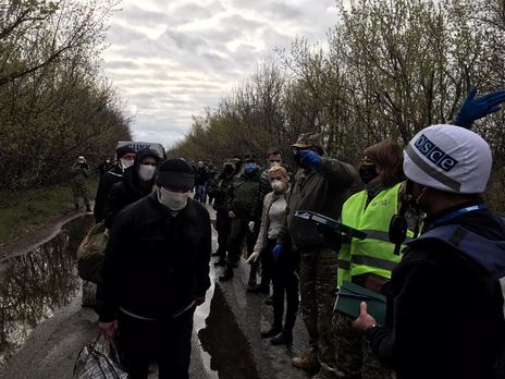 ﻿На Донбасі триває обмін утримуваними особами, Україна повертає 19 громадян – Офіс президента