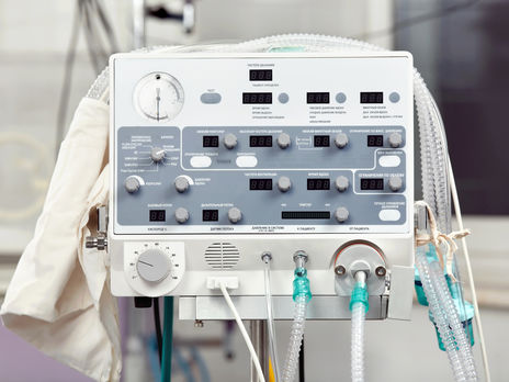 На сегодня мы полностью обеспечены аппаратами ИВЛ – Степанов