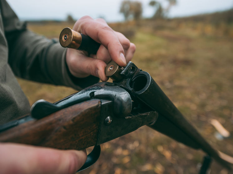 В Кривом Роге мужчина расстрелял молодую пару, а при задержании выпрыгнул с восьмого этажа