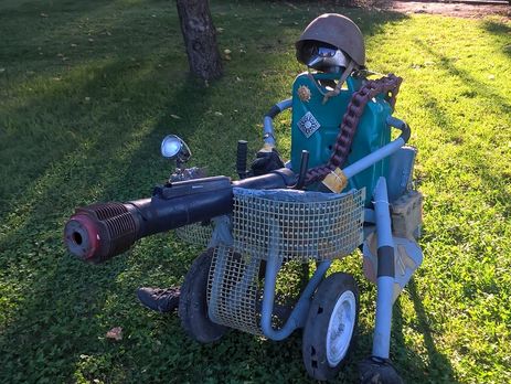 В Днепре открыли выставку скульптур из металлолома