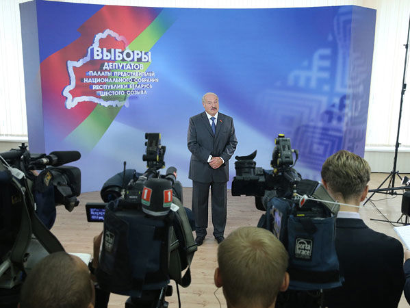 Лукашенко посоветовал употреблять мясо только для выполнения "мужских обязанностей"