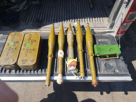 В прифронтовой Марьинке правоохранители обнаружили тайник с боеприпасами