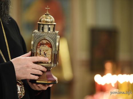 Православная церковь Украины получила Благодатный огонь. Фоторепортаж