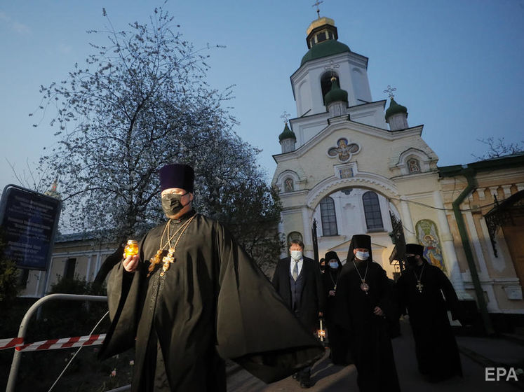 Полиция открыла уголовные производства из-за пасхальных служб в Почаевской и Святогорской лаврах